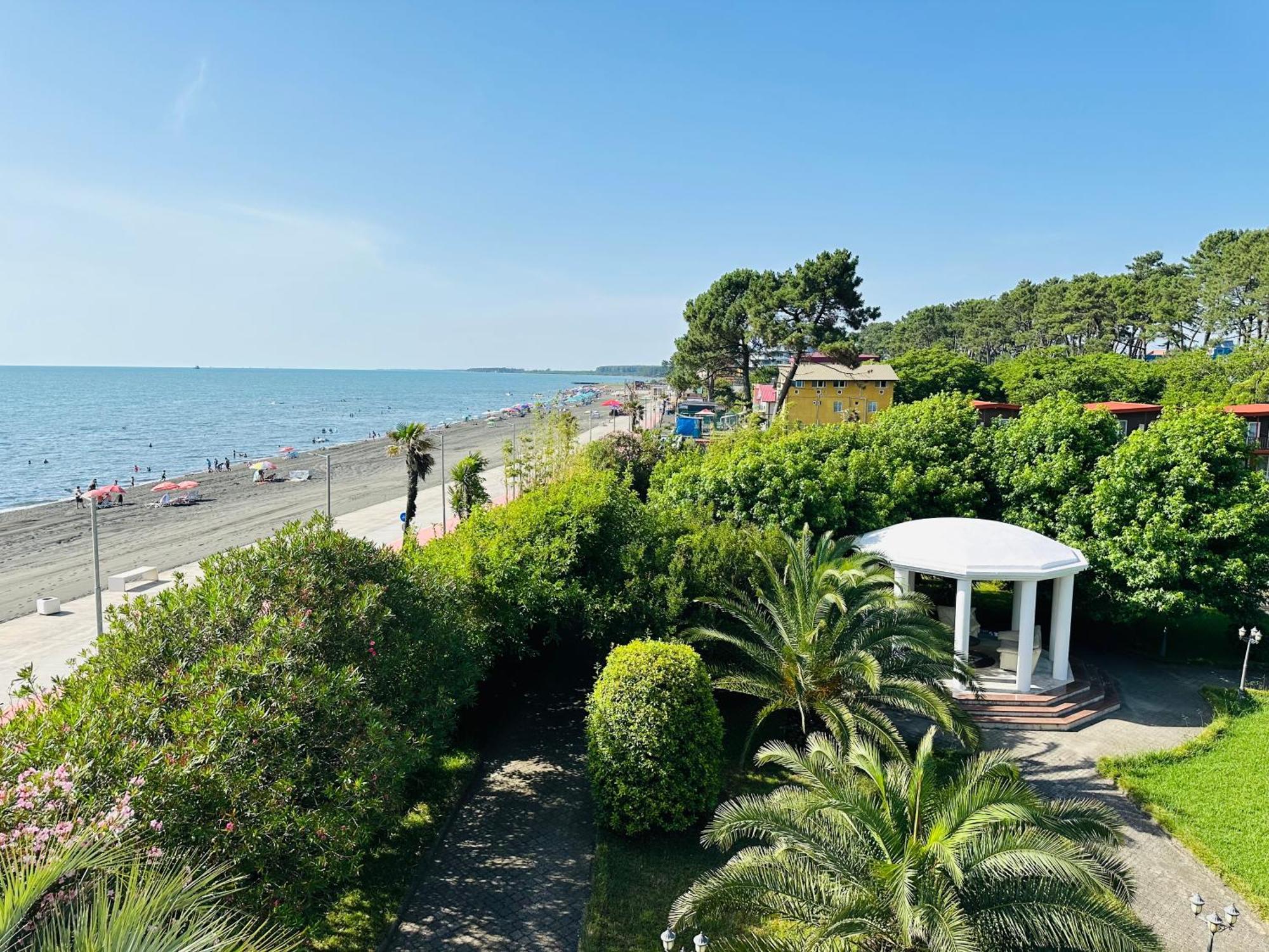 Claude Monet Beach Hotel Ureki Dış mekan fotoğraf